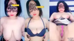 Claudya Mengangkang Dengan Vagina Terbuka Lebar