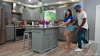 Gadis Nakal Temannya, Lissa Aires / Brazzers / Masukkan Kode Xvpromo Di Situs Resmi Untuk Diskon Spesial