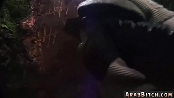 Pertama Kali Dengan Si Arab, Kita Bukan Satu-satunya Yang Butuh