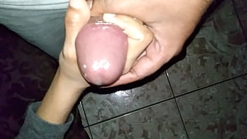 Pacar Desi Mengocok Kontolku