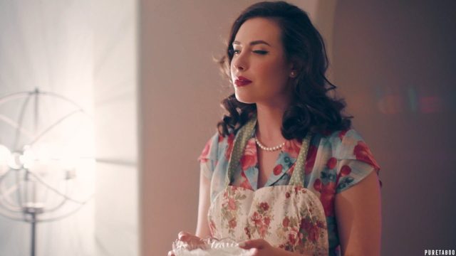 Whitney Wright Dan Casey Calvert: Goyangan Liar Di Ranjang Yang Dulu Suci