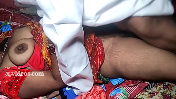गर्म भारतीय बीबी की रसीली चुदाई, हिंदी में गंदी बातें करते हुए