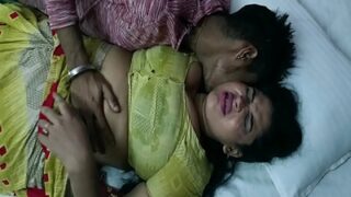 Mekanik Tv Menggoyang Bunda Seksi Dalam Video Panas Bangla