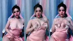 Vanya Mengguncang Puncak Kembar Yang Mulus Dan Menggoda