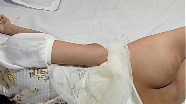 Kakak Tiri India Dan Adik Perempuan Berperan Dalam Adegan Panas Dengan Audio Hindi Yang Menggairahkan