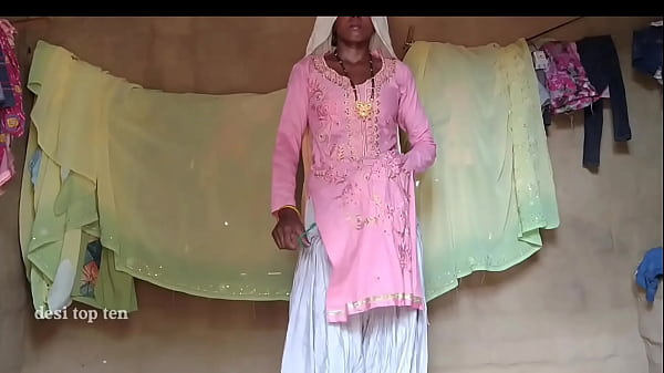 मेरी गर्म पत्नी का रसीला चूत मोटे लंड से चोदा गया, देसी हिंदी सेक्स वीडियो