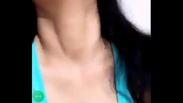 Gadis India Yang Menggoda Dengan Lekuk Tubuhnya Yang Memikat