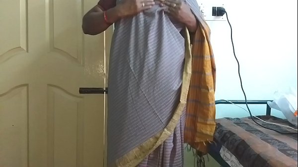 Wanita Tamil Telugu Kannada Malayalam Hindi Yang Nakal, Vanitha Dalam Saree Abu-abu, Memamerkan Payudara Besar Dan Memek Cukur, Meremas Keras Puting Dan Menggesek Memek Hingga Masturbasi
