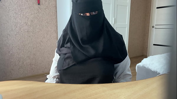 Milf Arab Panas Menggoda Diri Sendiri Di Live Chat