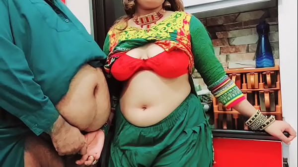 Istri India Bercinta Nyata Dengan Teman Ayah Tirinya, Suara Hindi Jelas Dan Bicara Panas Sepanjang Adegan