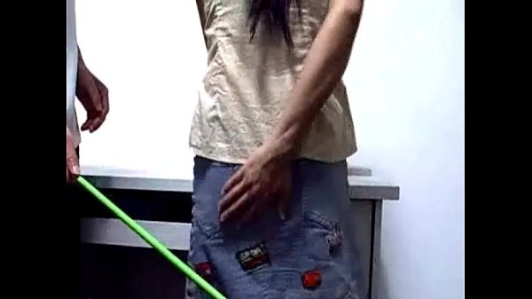 Hukuman Pantat Panas Untuk Gadis Tiongkok