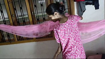 Desi Bhabhi Menggoda Kekasihnya Yang Bergembol Besar Ke Rumah Untuk Aksi Birahi Di Sore Hari