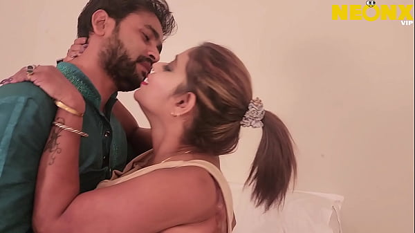 Birahi Bhabhi Digoyang Ganas Devar Muda (suara Hindi)