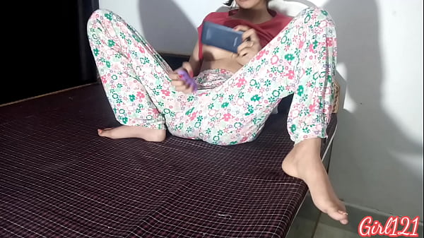 Gadis India Desi Ketahuan Lagi Asyik Meremas-raba Sendiri