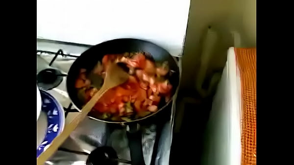 Bhabhi Panas Ngesex Sambil Masak Di Dapur