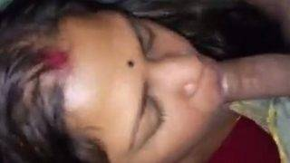 Istri Selingkuh Mengisap Kontol Lungi