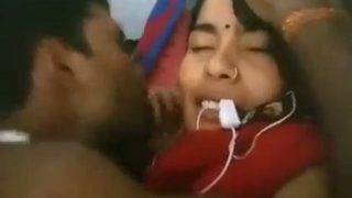 Tante India Menggoda Dengan Sari, Aksi Panas Terungkap