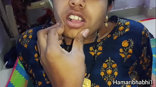 Desi Bhabhi Digoyang Ganas Di Ranjang Rumah Sendiri Saat Suaminya Lagi Pergi.