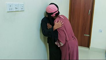 Desi Bhabhi Panas Bikin Video Mesum Di Rumah Sendiri