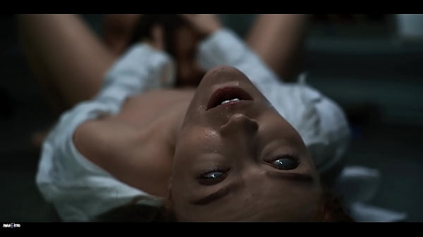 Cacing Alien Pengendali Pikiran Vs Gadis-gadis Seksi Yang Menggoda