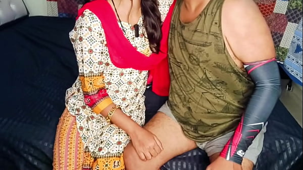 Mami Ko Paisa Kamane Ka Mast Tarika Batake Bhanje Ne Zordaar Choda