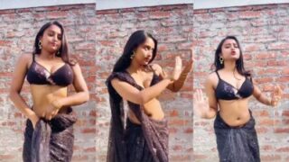 Gadis Desi Menggoyang Tubuhnya Demi Tontonan Yang Lebih Liar