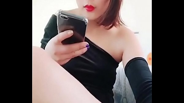 Gogo Live, Goyangin Kontol Lo Di Depan Kamera Biar Pada Ngiler