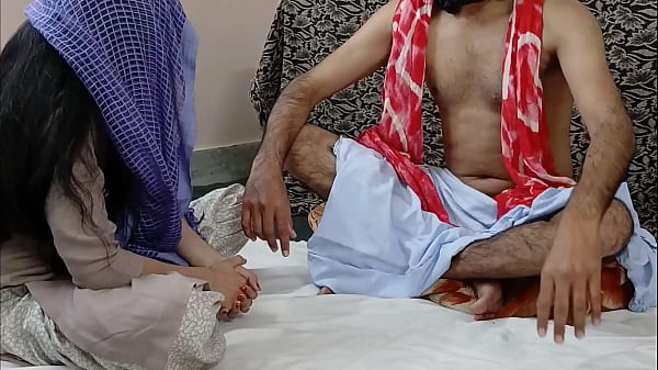 Impostor Baba Menggoyang Bhabhi India Yang Panas Dan Menggairahkan