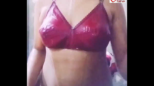 Bokep Desi Cewek Pake Shawar Jari Mainin Memek Sampe Basah