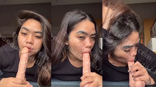 Aviva Tiktokers Ngemut Dildo Sampai Basah