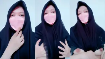 Cecil Pake Hijab Tapi Dadanya Bugil, Tangan Loe Remes-remes Susu Gede.