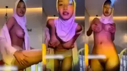 Panya Hijab Putih Colmek 2, Crot Di Dalem Kamar Mandi Sambil Ngeliatin Bayangan Sendiri.