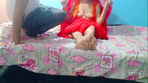 Bhaabi Ke Petticoat Utha Diya, Ghar Mein Akela Devar Ke Saath Masti Ka Maza.