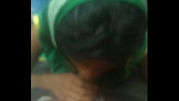 Desi Aunty Jadi Pengemis Di Kereta Lokal, Siap Digenjot Penumpang.