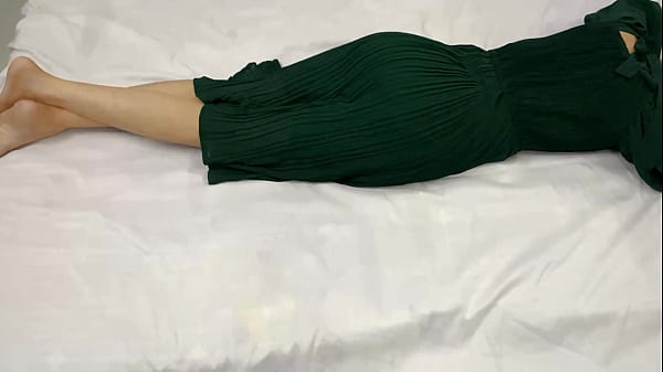 Bokep Step-saudara Tiriku Yang Masih 18 Tahun Sendirian Di Kamar, Malam Itu Aku Masuk Dan Ngewe Memeknya Sampai Basah.