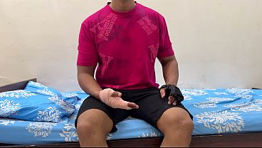 Ibu Tiri Bantu Anak Tiri Yang Luka Mandi, Malah Nggak Tahan Dan Godain Dia. Akhirnya Ngehisap Kontolnya, Sebelum Digenjot Keras.