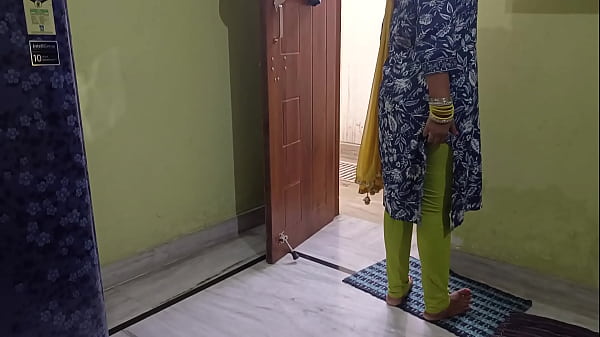 Bapak Mertua India Ngewein Menantunya Pake Alasan Sakit, Bikin Nahan Erangan!