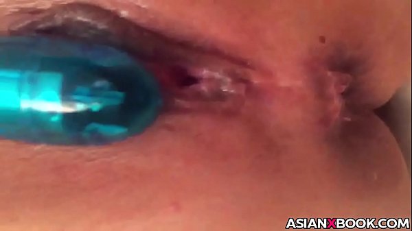 Cewek Asia Manja Mainin Memeknya Pake Mainan