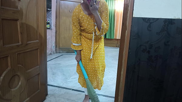Bokep Pembantu Malu-malu Tapi Toket Gede, Ngentot Majikan Sampe Crot, Seru Banget Pake Audio Hindi