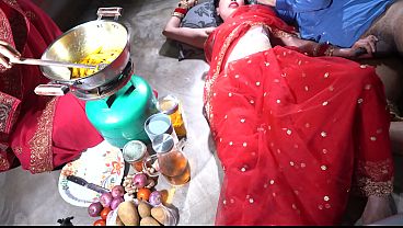 Ibu Tiri Di Dapur, Gerakan Panas Bikin Ngilu, Desi Step Mom Siap Menggoda.