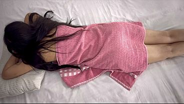 Nri Cewek Ngegas Bokongnya Diramas Pelayan, Langsung Ditusuk Sange Sampe Muncrat.
