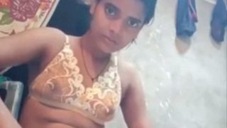 Buka Paha Gadis Desa, Liang Kemaluan Menganga – Video Telanjang Kampung