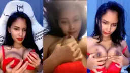 Coklat Manis Ngejilat Puting Toket Sendiri, Enak Banget