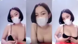 Desti Si Rambut Pendek, Jari-jarinya Mainin Dalem Buah Dada Sampe Merem Melek.