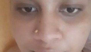Gemuk Banget, Jari Muncrat Di Miss V