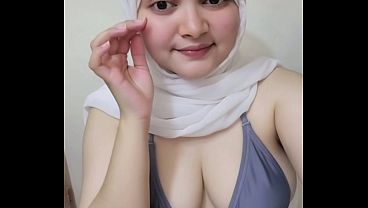 Hari-hari Awal Goyang Twerk Pake Hijab, Bikin Makin Panas Dan Basah.
