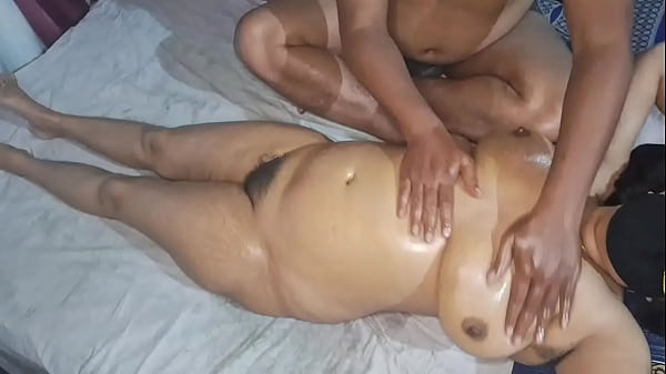 Desi Indian Bhabhi Bugil Total Dipijat Sambil Mengerang