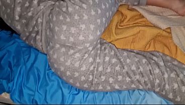 Ketemu Istri Kakak Lagi Rebahan Di Ranjang Gue, Gue Bangunin Dengan Ngewe Nafsu, Berakhir Dengan Memek Penuh Kontol Tanpa Kondom.