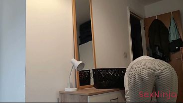 Sengaja Mamerin Kontol Tegang Ke Ibu Tiri
