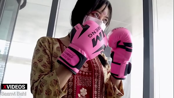 Desi Cewek Ufc Pukulannya Bikin Makin Basah, Jago Banget Kayak Bintang Bokep